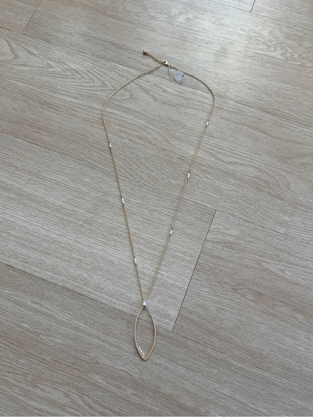 New Gold and Silver Tone Lightweight Pendant Long Chain Necklace 32” +Adjust - Picture 2 of 7